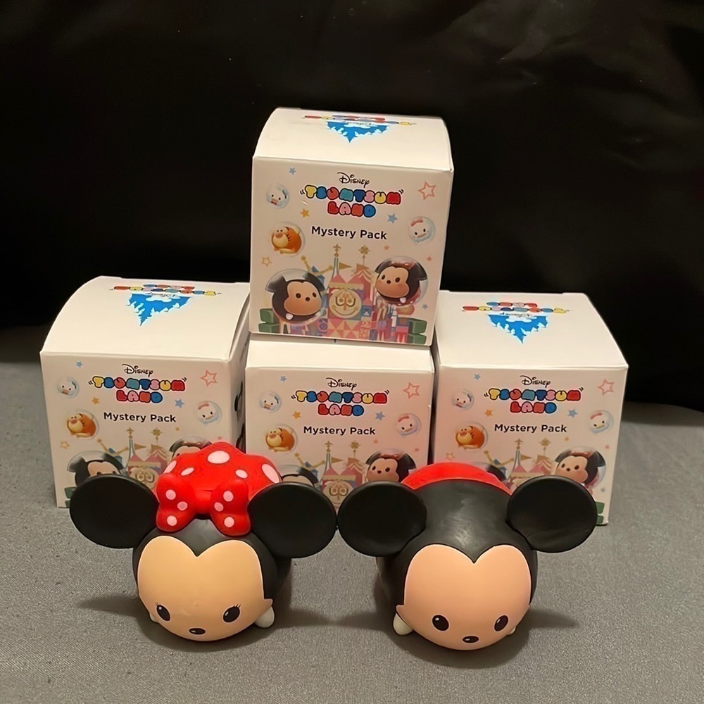 Mickey and Minnie TsumTsum Land Figures